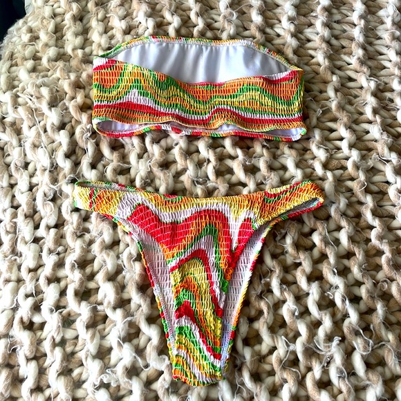 Wave Print Smocked Bandeau Bikini Swimsuit UNWORN - Picture 2 of 2